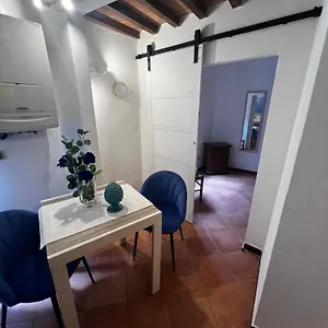 Vicolo 17 Volterra
