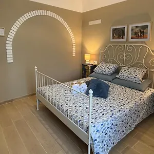 La Donna Di Cuori Volterra